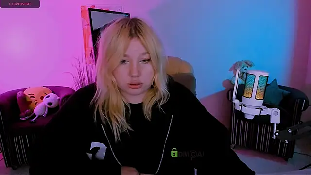 Snapshot of juli_kisss chatting on October 2025 11:49:01 PM juli kisss online show from October 2025 11:49:01 PM