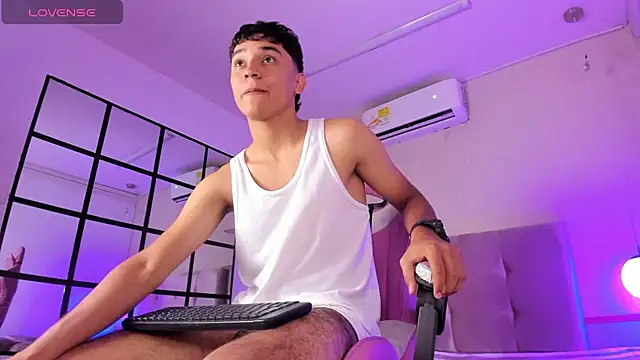 Snapshot of Austin_Cardieff chatting on February 2025 04:36:01 PM Austin Cardieff online show from February 2025 04:36:01 PM