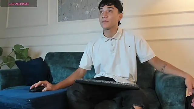 Snapshot of Austin_Cardieff chatting on March 2025 03:20:01 AM Austin Cardieff online show from March 2025 03:20:01 AM