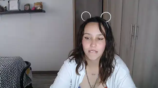 Skarlet Adams28 online show from December 2024 09:37:02 PM