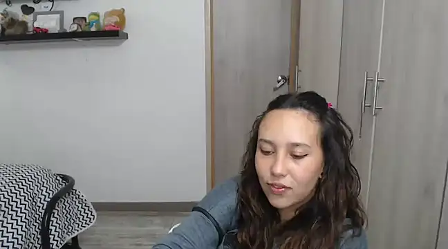 Skarlet Adams28 online show from January 2025 10:57:01 PM