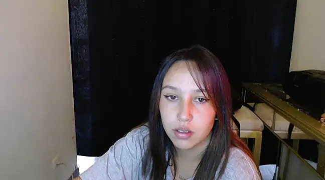 Skarlet Adams28 online show from January 2025 09:51:01 PM