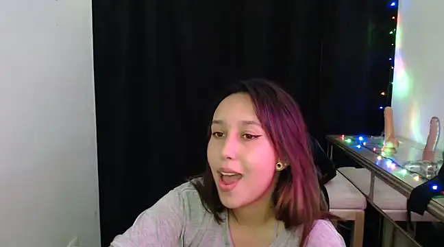 Skarlet Adams28 online show from January 2025 03:23:02 AM