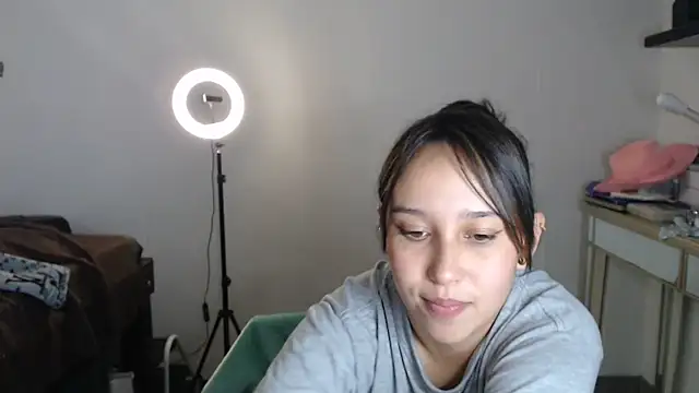 Skarlet Adams28 online show from March 2025 01:43:02 AM