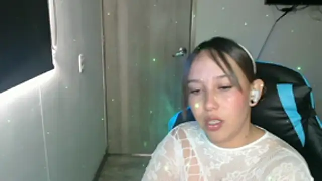 Skarlet Adams28 online show from March 2026 09:10:01 PM