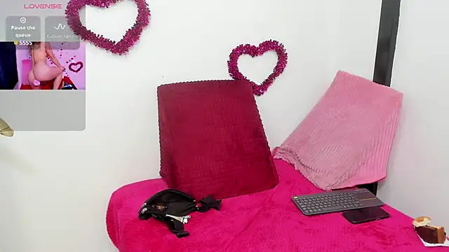 Giia39 online show from December 2025 03:32:01 PM