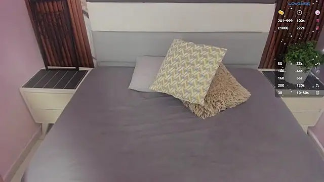 ALICESTARKK online show from November 2025 01:40:01 PM