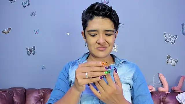 Kaira mosse online show from November 2025 11:43:02 AM