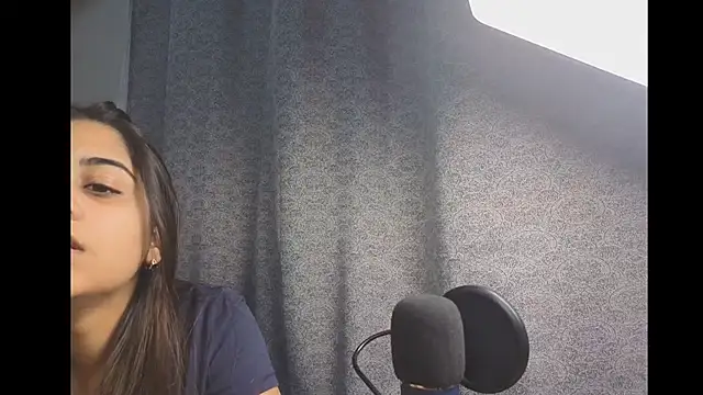 Snapshot of MiaOrtizCam chatting on February 2026 01:31:01 AM MiaOrtizCam online show from February 2026 01:31:01 AM