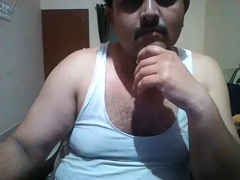 Snapshot of Akhil3290 chatting on May 2026 06:05:01 PM Akhil3290 online show from May 2026 06:05:01 PM