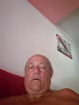 Snapshot of gianbragallini chatting on August 2026 12:07:02 PM gianbragallini online show from August 2026 12:07:02 PM