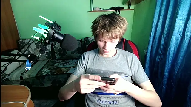 fameboyboo online show from November 2025 03:23:01 PM