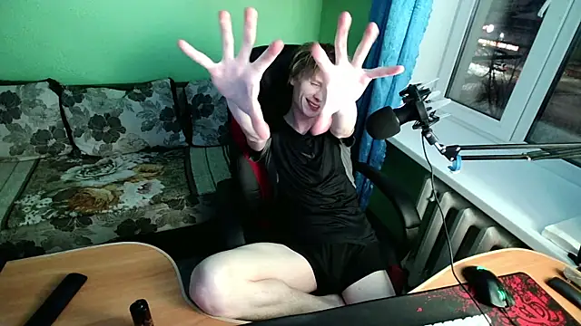 fameboyboo online show from December 2025 02:45:02 PM