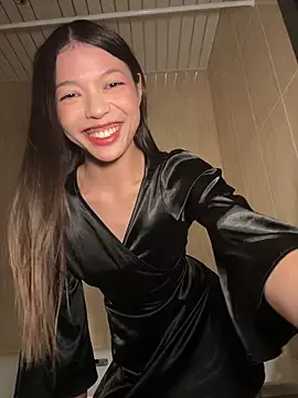 Snapshot of DesiredHoney chatting on December 2024 06:39:02 PM DesiredHoney online show from December 2024 06:39:02 PM