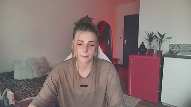 Snapshot of ce_leste__ chatting on April 2026 04:37:01 PM ce leste online show from April 2026 04:37:01 PM