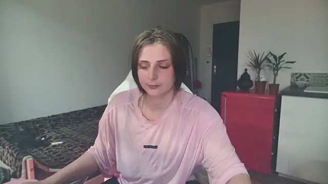Snapshot of ce_leste__ chatting on May 2026 04:12:01 PM ce leste online show from May 2026 04:12:01 PM