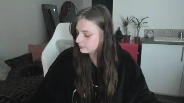 Snapshot of ce_leste__ chatting on May 2026 12:43:01 PM ce leste online show from May 2026 12:43:01 PM