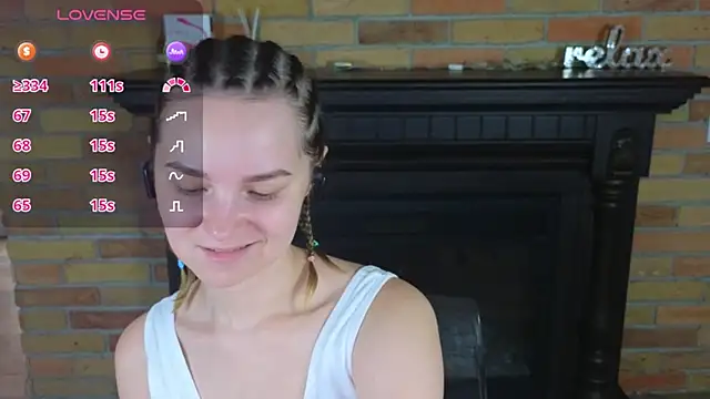 Snapshot of Ellie_Sunset chatting on July 2026 08:32:01 AM Ellie Sunset online show from July 2026 08:32:01 AM