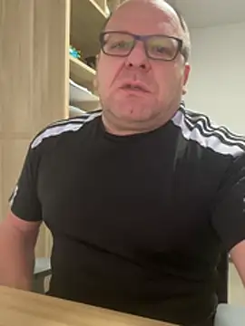 coupleLatinaLovers online show from February 2026 06:06:02 AM