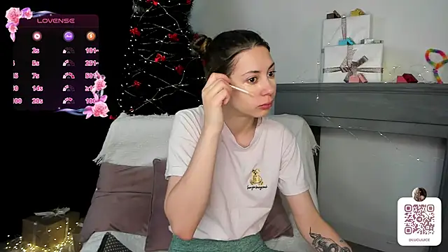 Snapshot of Lucutes chatting on January 2025 05:55:01 AM Lucutes online show from January 2025 05:55:01 AM