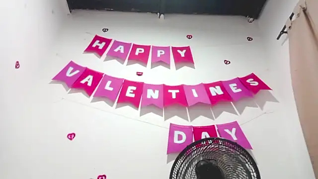 PetiteIvoryQueen19 online show from February 2025 07:31:01 AM