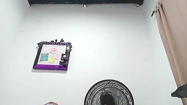 PetiteIvoryQueen19 online show from March 2025 04:54:02 AM