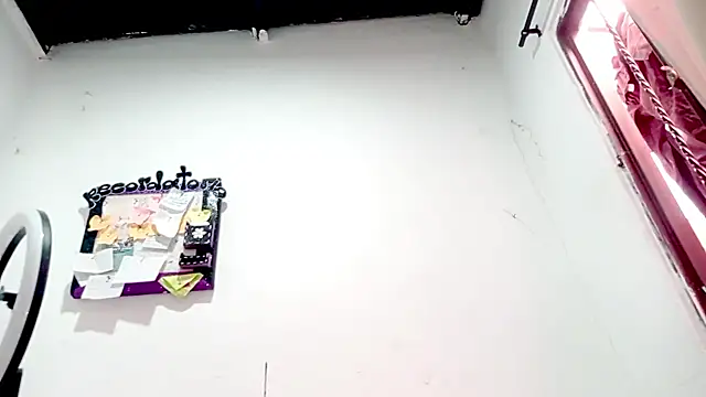 PetiteIvoryQueen19 online show from October 2025 09:46:01 PM