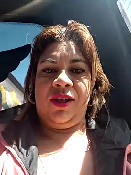 Snapshot of Laura-Hernandez chatting on May 2026 02:56:01 PM Laura-Hernandez online show from May 2026 02:56:01 PM