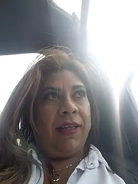 Snapshot of Laura-Hernandez chatting on June 2026 02:34:02 PM Laura-Hernandez online show from June 2026 02:34:02 PM