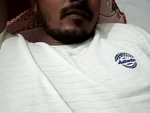 Snapshot of Bigcocks01 chatting on December 2024 03:48:02 PM Bigcocks01 online show from December 2024 03:48:02 PM