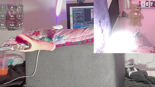 Snapshot of kira_touka chatting on November 2025 03:08:02 AM kira touka online show from November 2025 03:08:02 AM