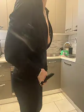 Snapshot of Porcella96 chatting on March 2025 08:03:02 AM Porcella96 online show from March 2025 08:03:02 AM