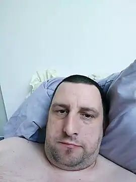 Snapshot of HE-M123 chatting on September 2025 07:57:01 AM HE-M123 online show from September 2025 07:57:01 AM