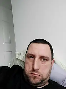 Snapshot of HE-M123 chatting on October 2025 04:37:01 PM HE-M123 online show from October 2025 04:37:01 PM