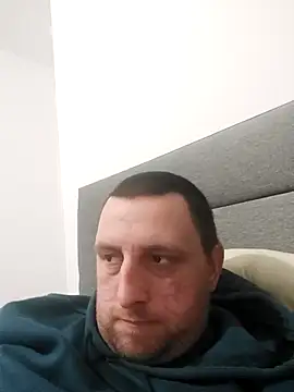 Snapshot of HE-M123 chatting on December 2025 07:21:01 PM HE-M123 online show from December 2025 07:21:01 PM