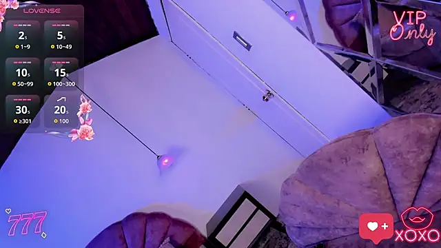 Alliemilky online show from April 2026 07:25:01 PM