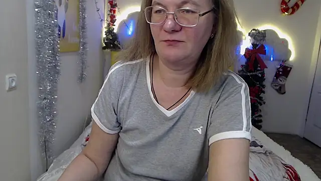 Snapshot of HolyMilfa chatting on December 2024 10:30:01 AM HolyMilfa online show from December 2024 10:30:01 AM