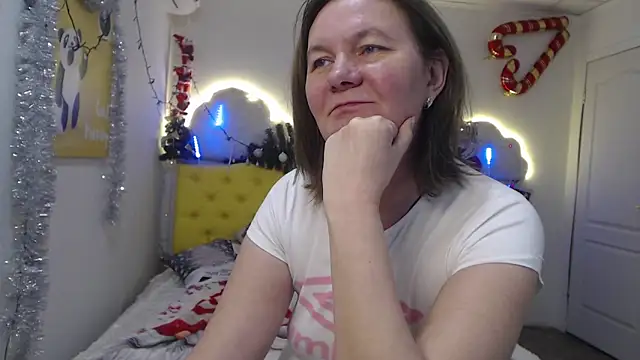 Snapshot of HolyMilfa chatting on December 2024 01:54:01 PM HolyMilfa online show from December 2024 01:54:01 PM