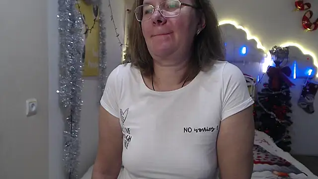 Snapshot of HolyMilfa chatting on December 2024 10:34:02 AM HolyMilfa online show from December 2024 10:34:02 AM