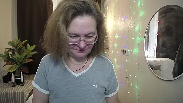 Snapshot of HolyMilfa chatting on January 2025 07:32:01 AM HolyMilfa online show from January 2025 07:32:01 AM