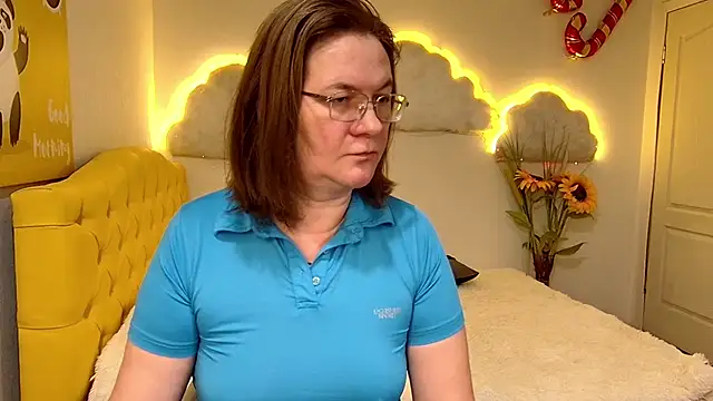 Snapshot of HolyMilfa chatting on February 2025 10:46:01 AM HolyMilfa online show from February 2025 10:46:01 AM