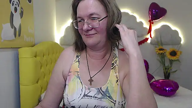 Snapshot of HolyMilfa chatting on February 2025 04:41:02 PM HolyMilfa online show from February 2025 04:41:02 PM