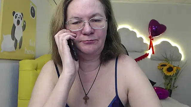 Snapshot of HolyMilfa chatting on March 2025 07:41:01 AM HolyMilfa online show from March 2025 07:41:01 AM