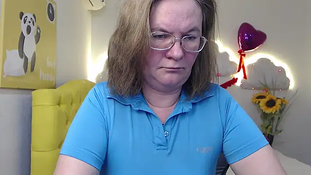 Snapshot of HolyMilfa chatting on March 2025 04:55:02 PM HolyMilfa online show from March 2025 04:55:02 PM