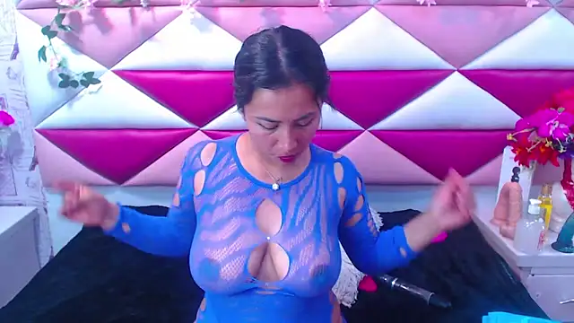 SalmaSantos online show from February 2025 06:07:01 AM