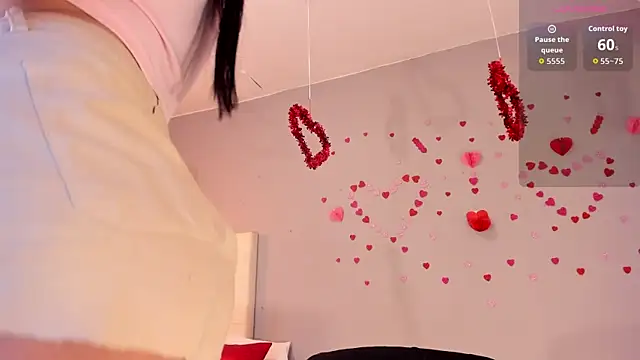 Maia W10 online show from February 2026 12:16:01 PM