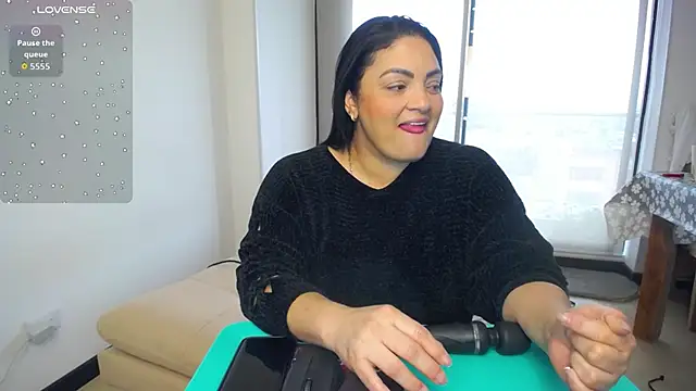 Snapshot of 911Calling chatting on November 2025 07:41:02 PM 911Calling online show from November 2025 07:41:02 PM