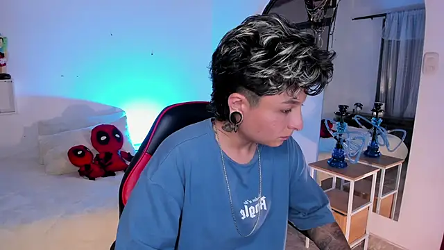 Snapshot of ZuryRamirez_ chatting on May 2026 08:06:02 PM ZuryRamirez online show from May 2026 08:06:02 PM