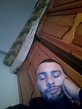 Snapshot of Hazembahloul chatting on January 2026 10:15:02 PM Hazembahloul online show from January 2026 10:15:02 PM