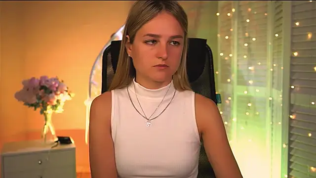 DeboraLarson online show from April 2026 03:18:01 AM